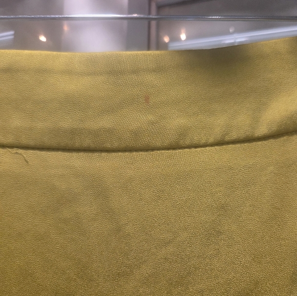 Lulumari Size M Olive Green High Low Skirt - Picture 3 of 6